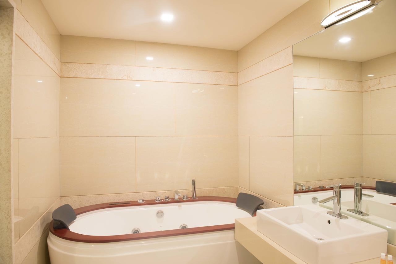 Hotel Chenthur Park Coimbatore Bagian luar foto